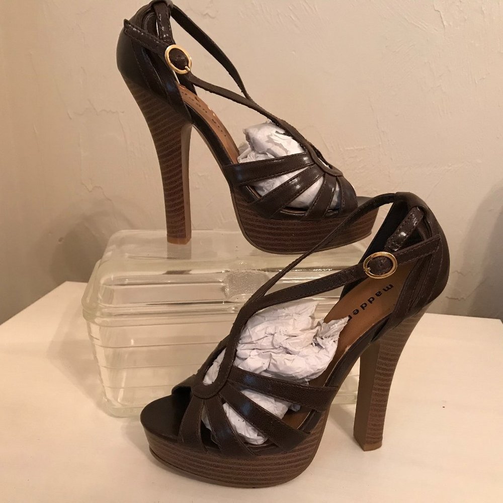 SOLD!! Host Pick🎉🎉Madden Girl Brown Platform Stilleto Heel Sandal 6